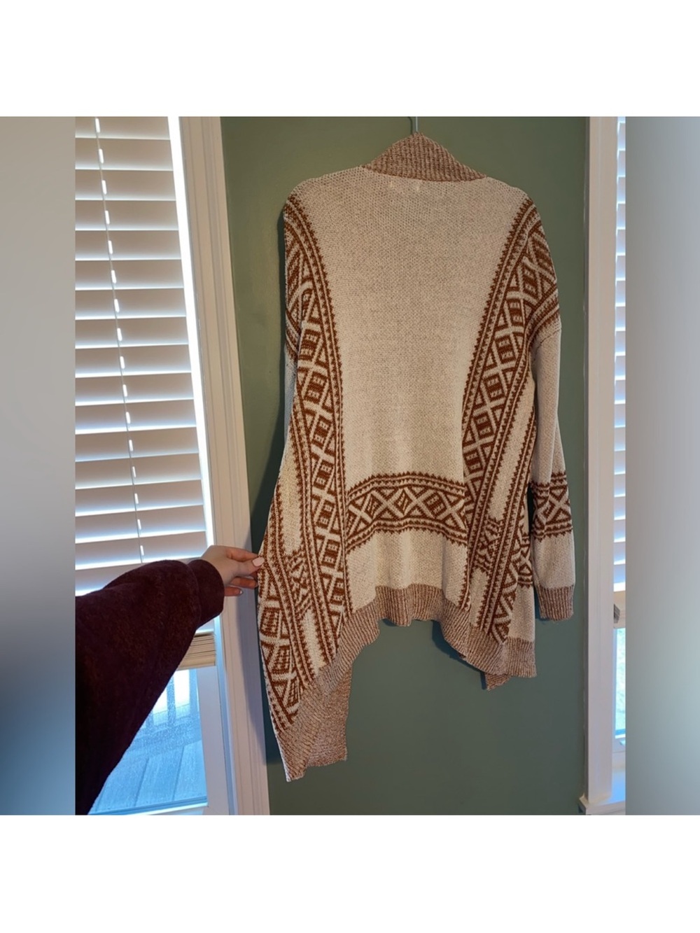 Open-Front Geometric Knit Cardigan in Cream and Brown